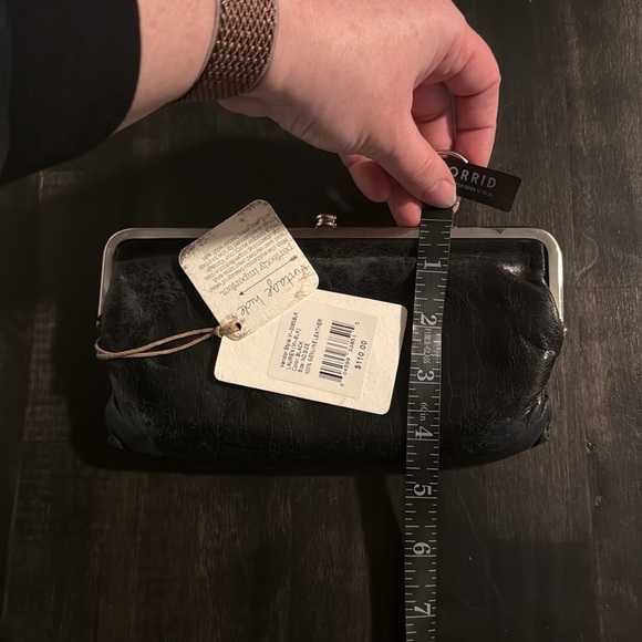 Hobo Lauren Vintage Hide Silver Frame Leather Wallet Clutch - Picture 9 of 9